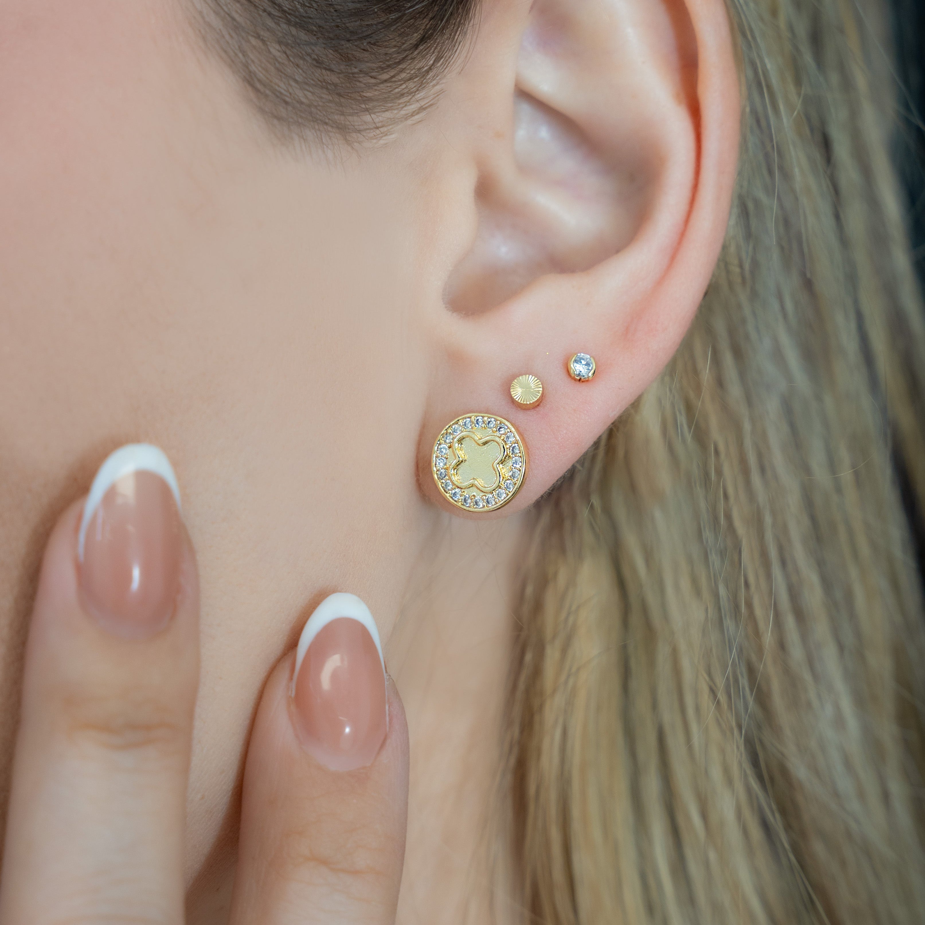 Arete clover circonias