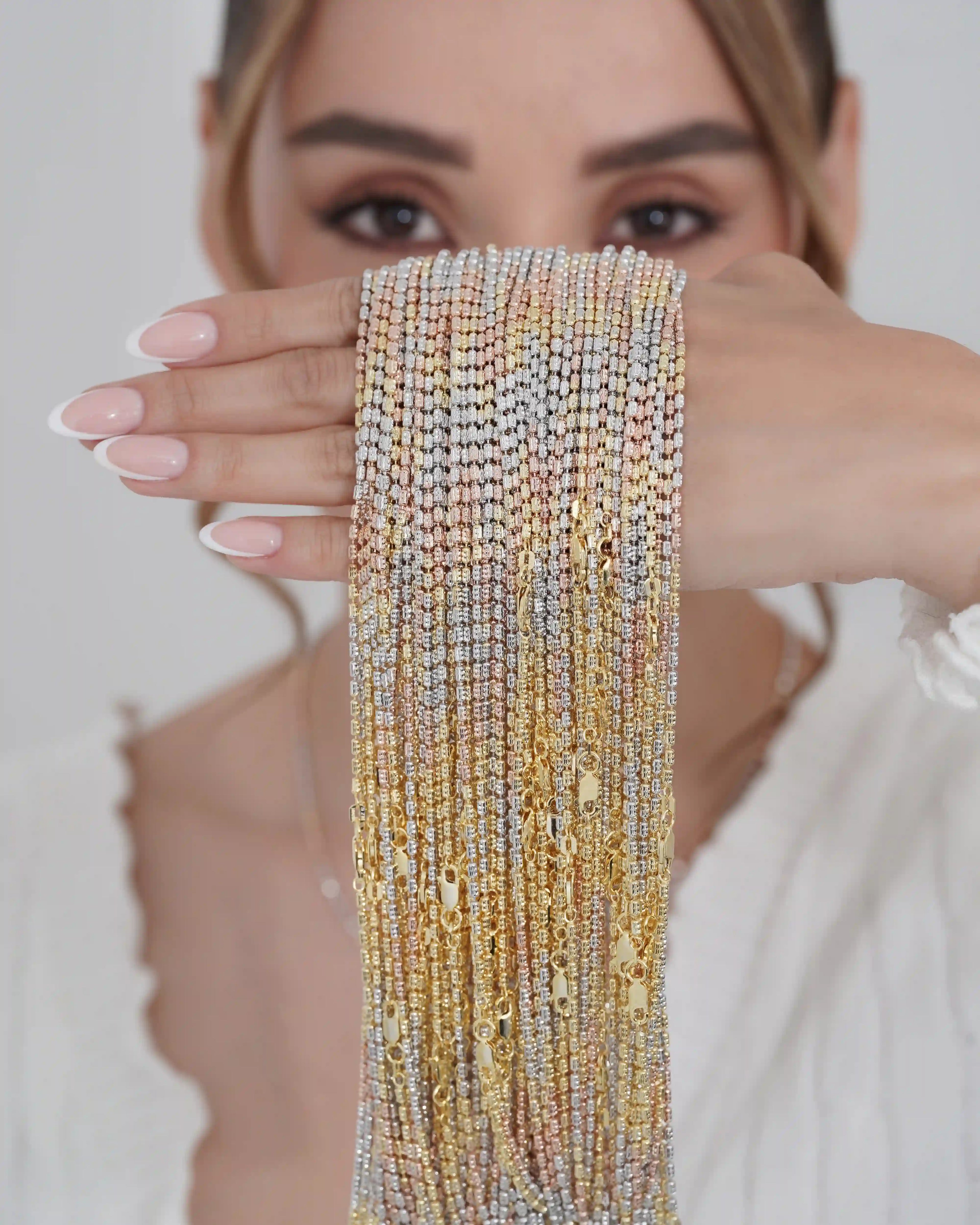 Cadena En Oro Laminado 18K Barril Nova IT Para Dama
