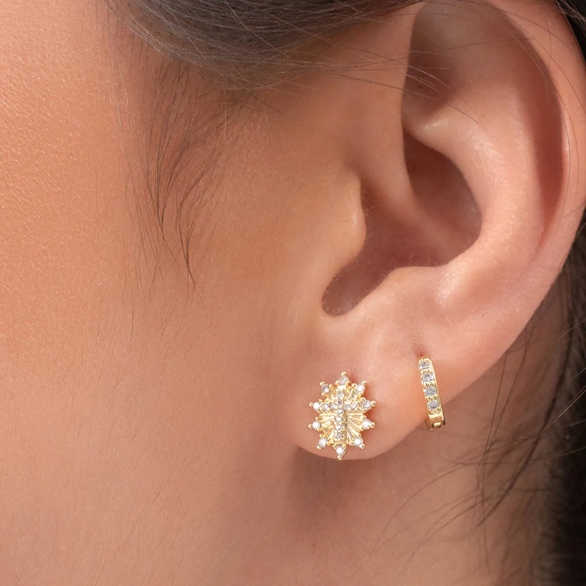 Topo En Oro Laminado 18K Cruz Sagrada Circonia Para Dama