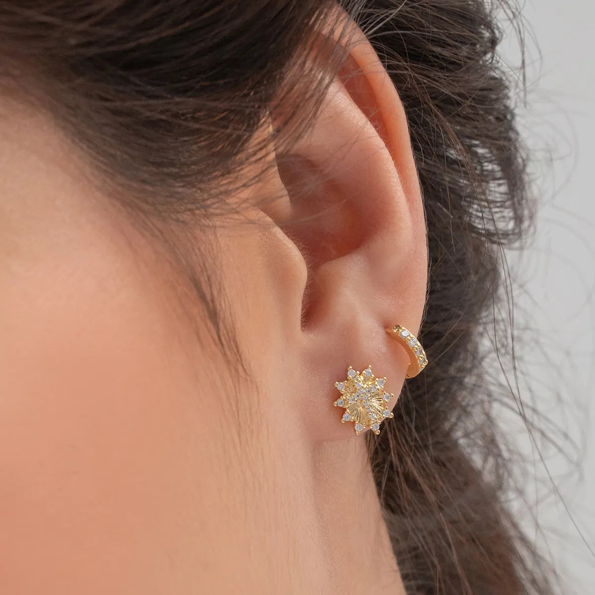 Topo En Oro Laminado 18K Cruz Sagrada Circonia Para Dama