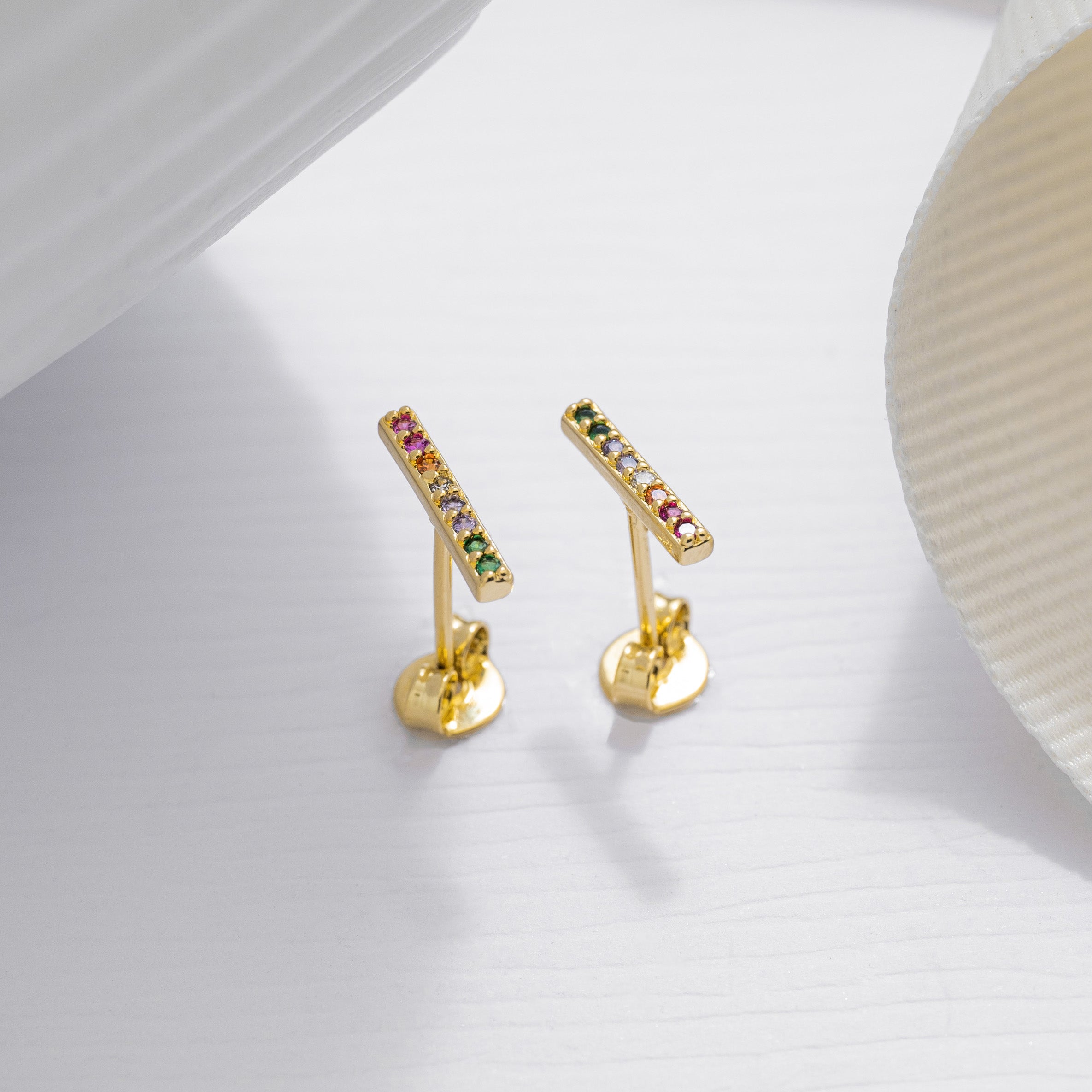 Topo En Oro Laminado 18K Rainbow Line Para Dama