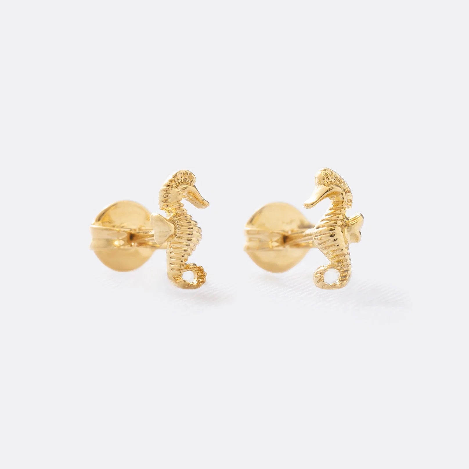Topo En Oro Laminado 18K Caballito De Mar Para Dama