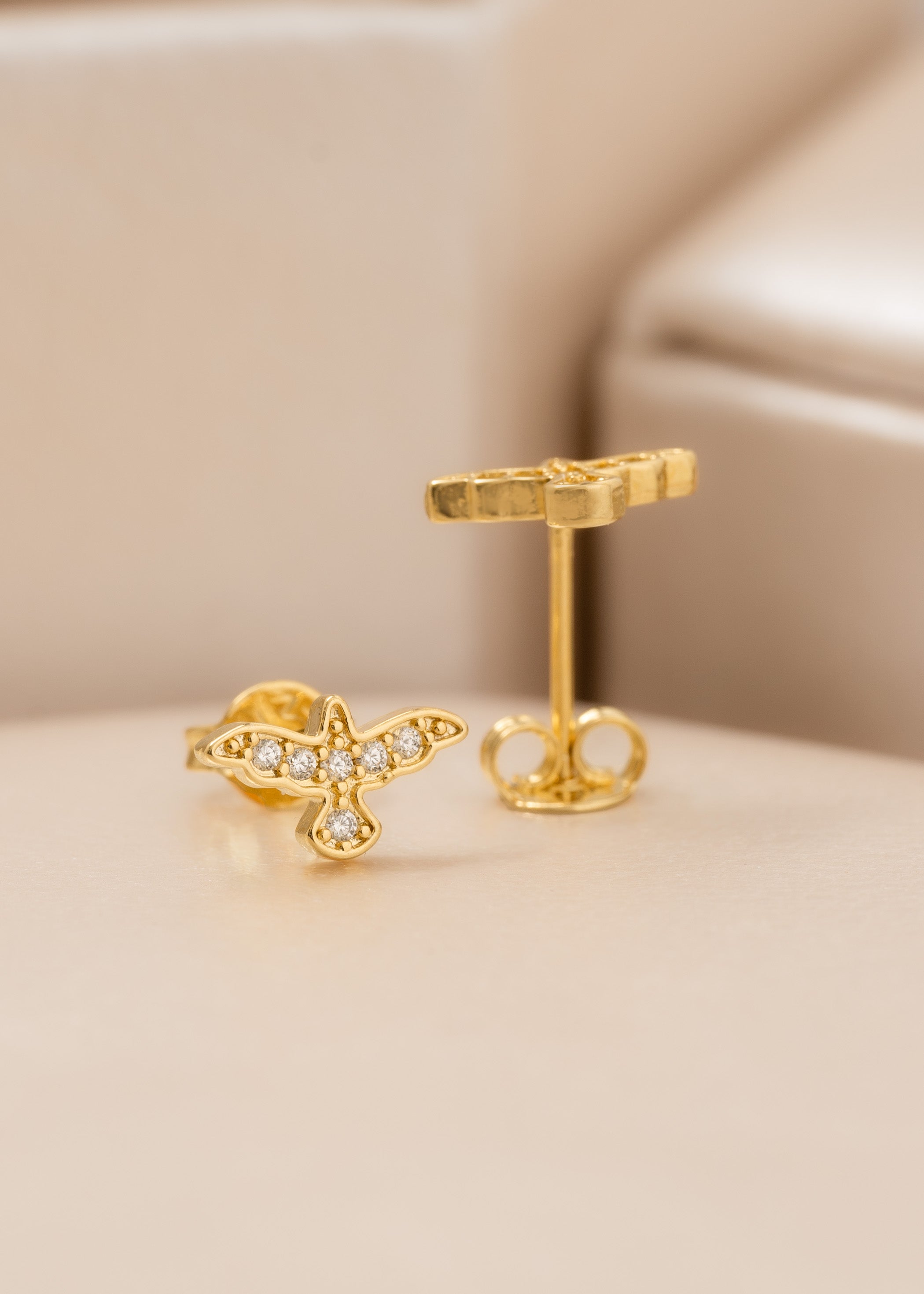 Topo En Oro Laminado 18K Espíritu Santo Para Dama