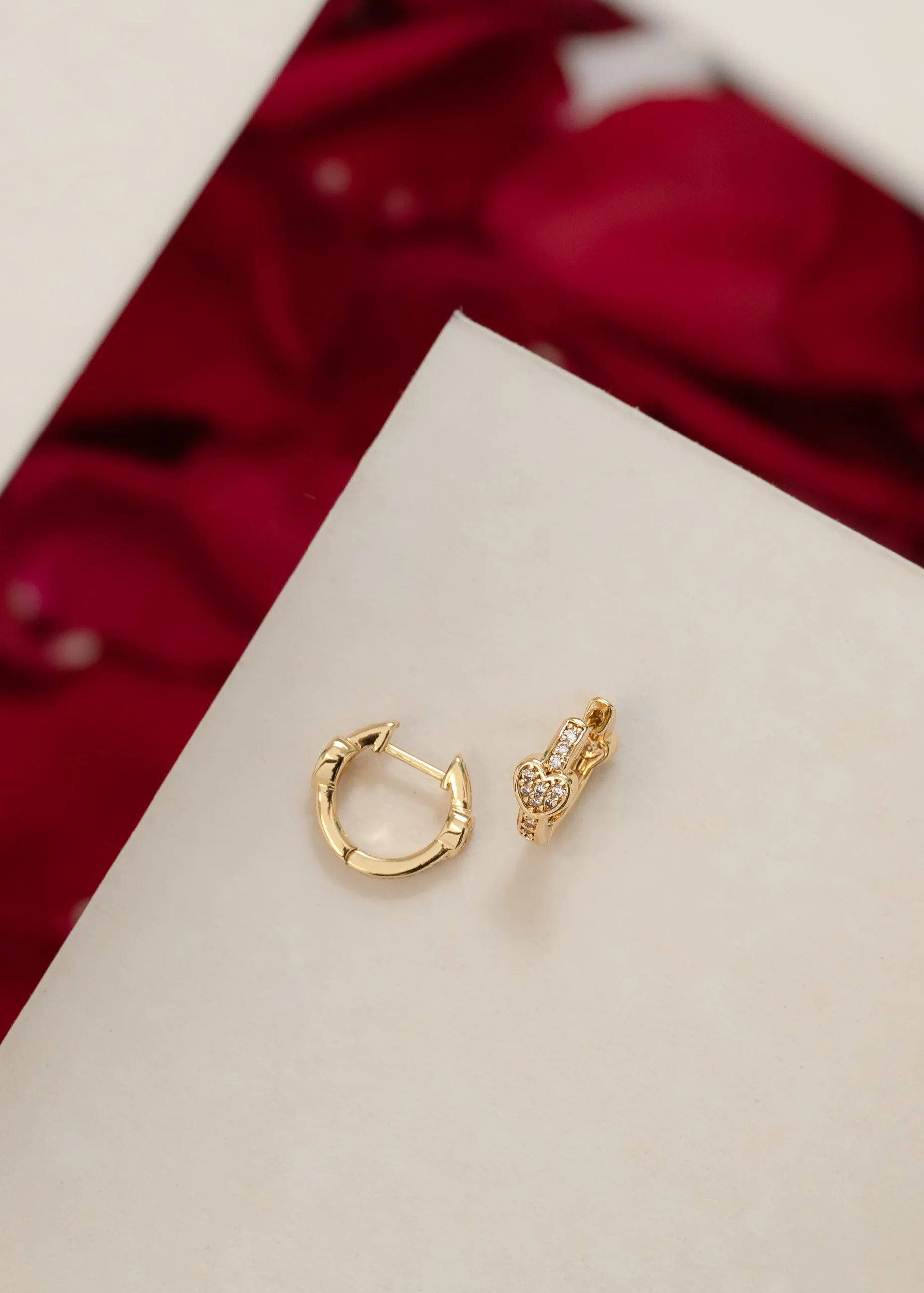 Candonga En Oro Laminado 18K Love Whisper Para Dama