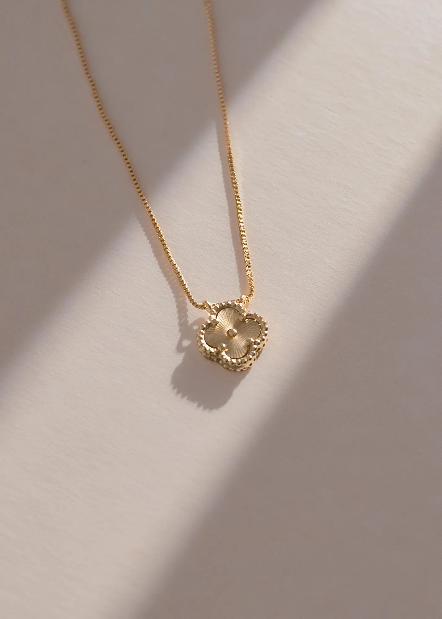 Gargantilla En Oro Laminado 18K Clover Para Dama