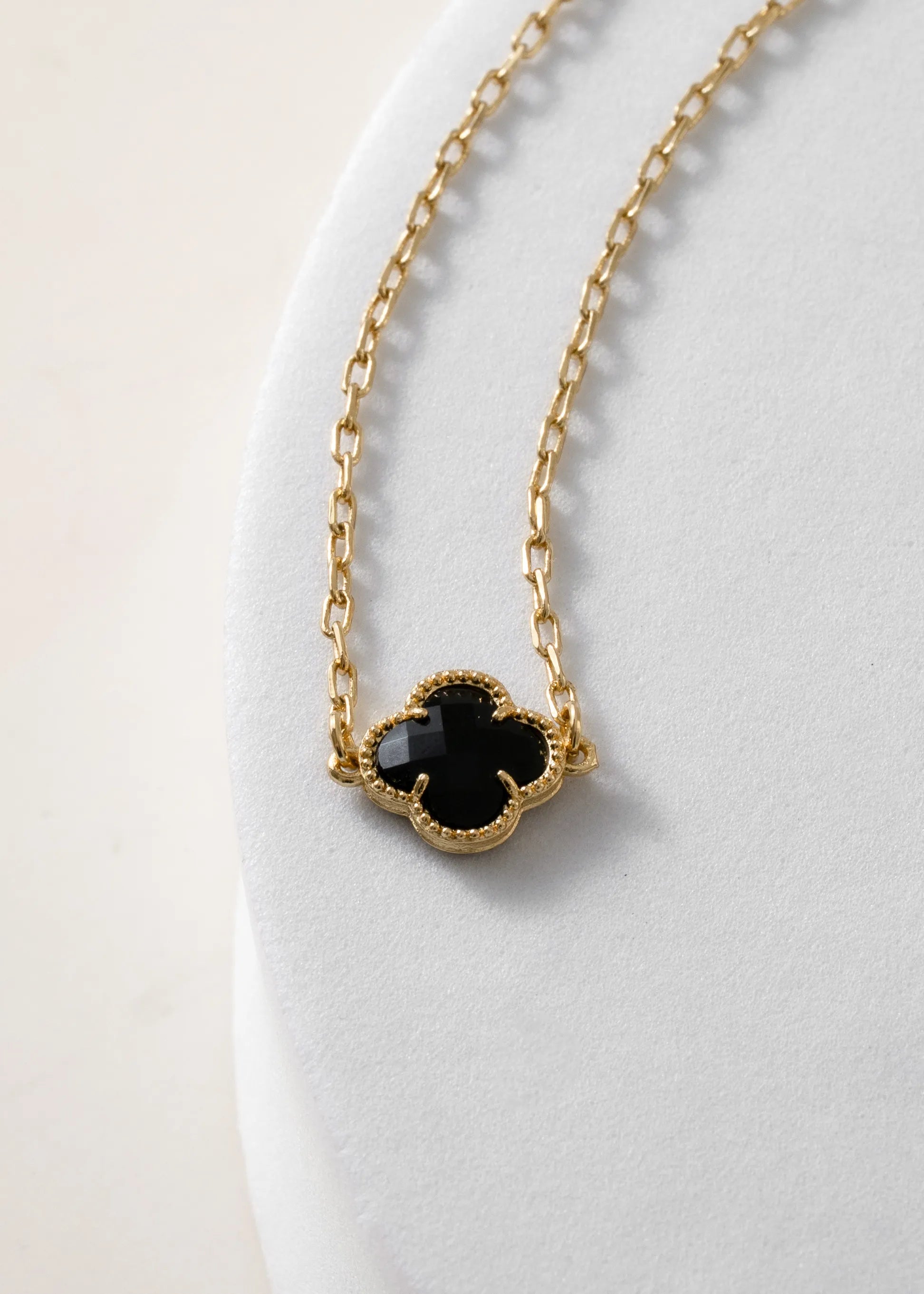 Gargantilla En Oro Laminado 18K VC Nacar Para Dama