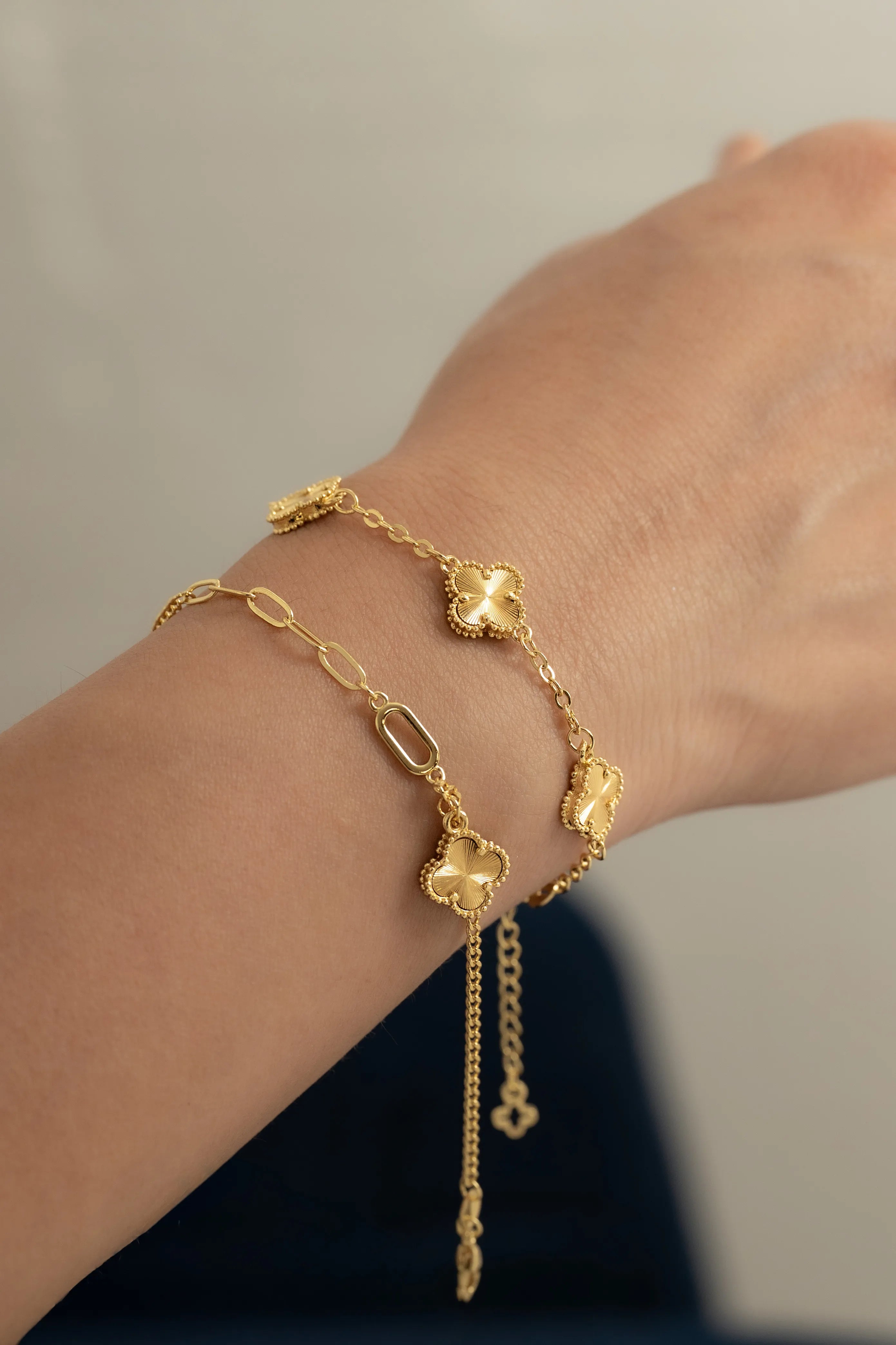 Pulsera En Oro Laminado 18K Cubana Clover Para Dama