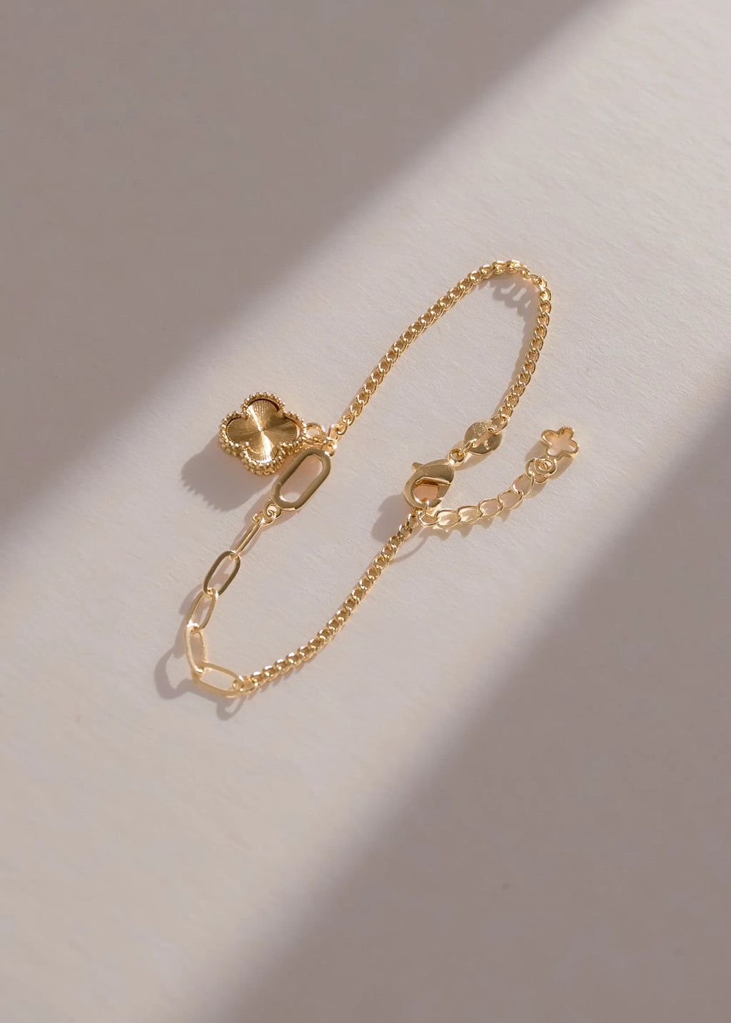 Pulsera En Oro Laminado 18K Cubana Clover Para Dama