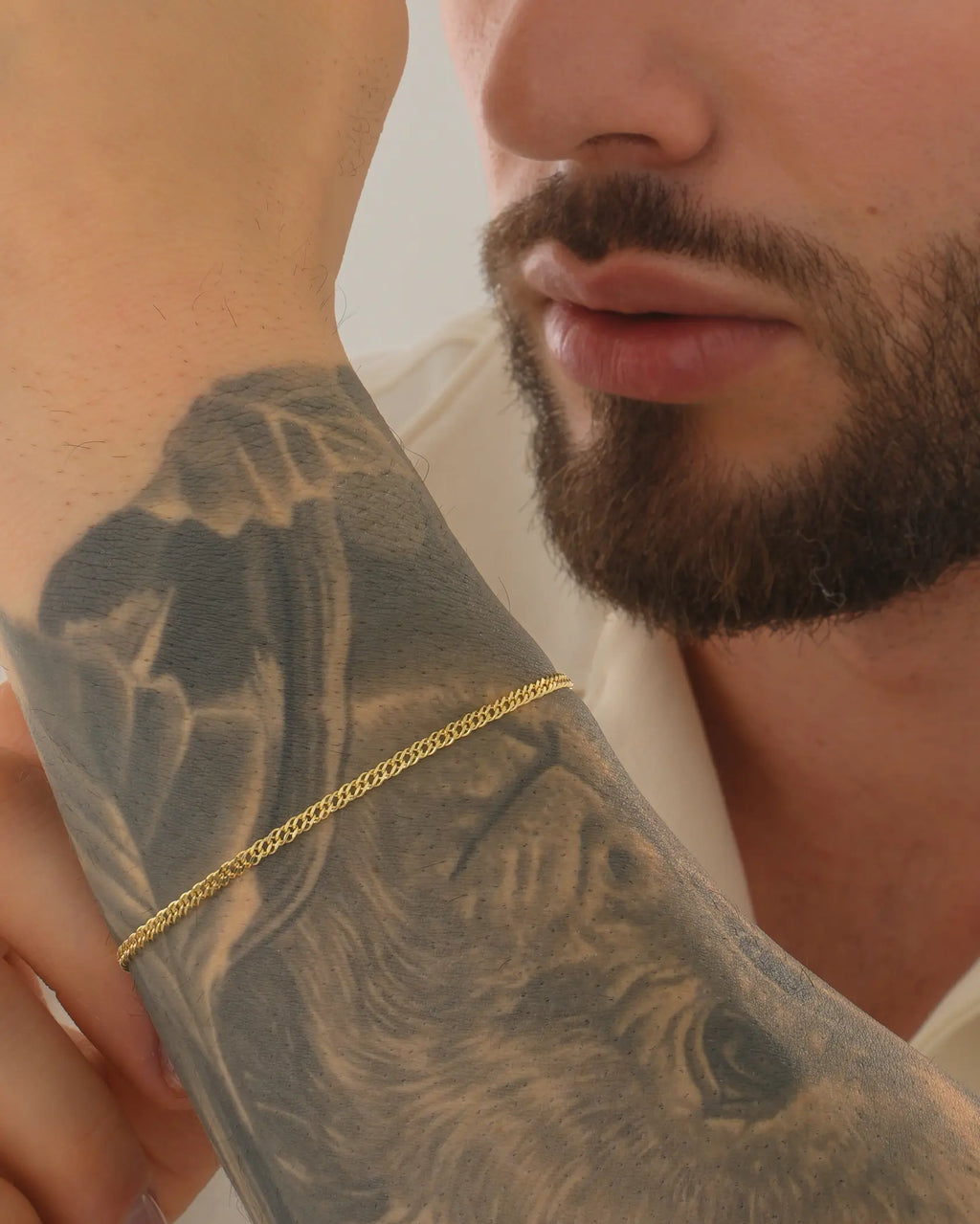 Pulsera En Oro Laminado 18K Cubana Cruzada Para Caballero