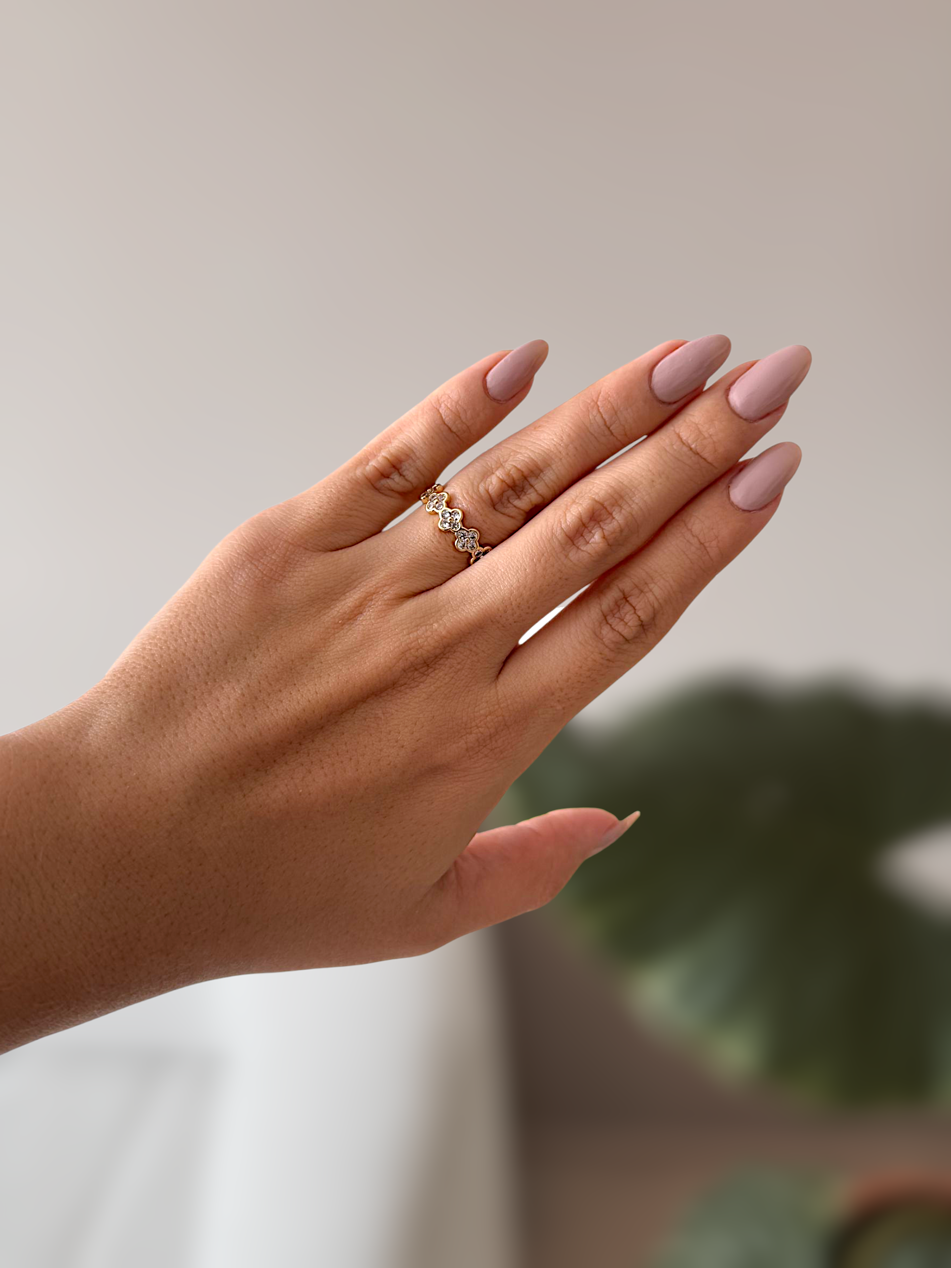 Anillo trébol seguido