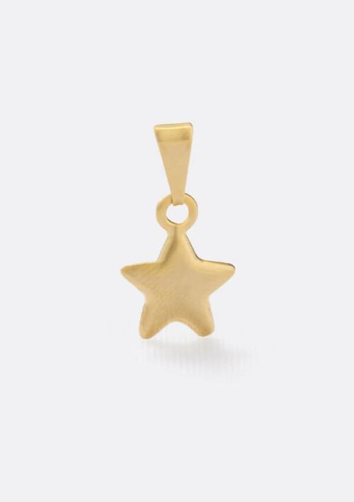 Un colgante en forma de estrella de oro con asa triangular sobre un fondo blanco liso, elaborado en las más finas Joyas en Oro Laminado de 18K.